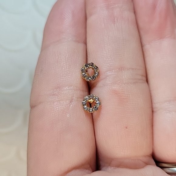 🔥LAST PAIR🔥 Tiny Micro Crystal Circle Stud Earrings - Picture 3 of 5